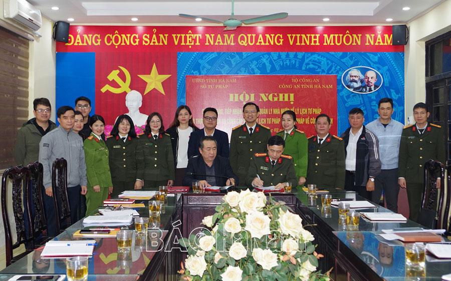 Bàn giao nhiệm vụ quản lý Nhà nước về Lý lịch tư pháp và thực hiện dịch vụ công cấp phiếu Lý lịch tư pháp từ Sở Tư pháp về Công an tỉnh