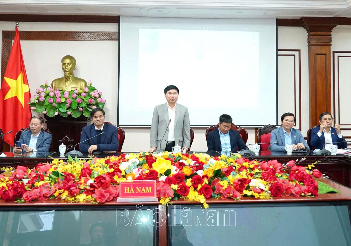 Đồng chí Bí thư Tỉnh ủy Trương Quốc Huy làm việc với Đoàn công tác của Bệnh viện Bạch Mai