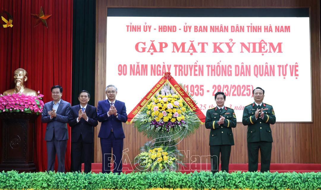 Gặp mặt kỷ niệm 90 năm ngày truyền thống dân quân tự vệ