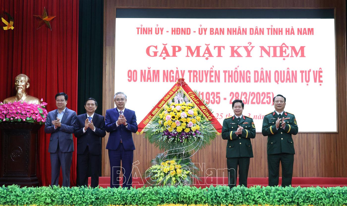 Gặp mặt kỷ niệm 90 năm ngày truyền thống dân quân tự vệ
