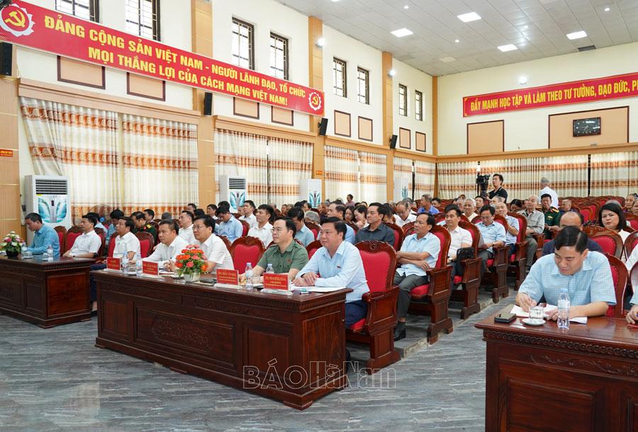 Đoàn ĐBQH tỉnh tiếp xúc cử tri xã Hoàng Tây