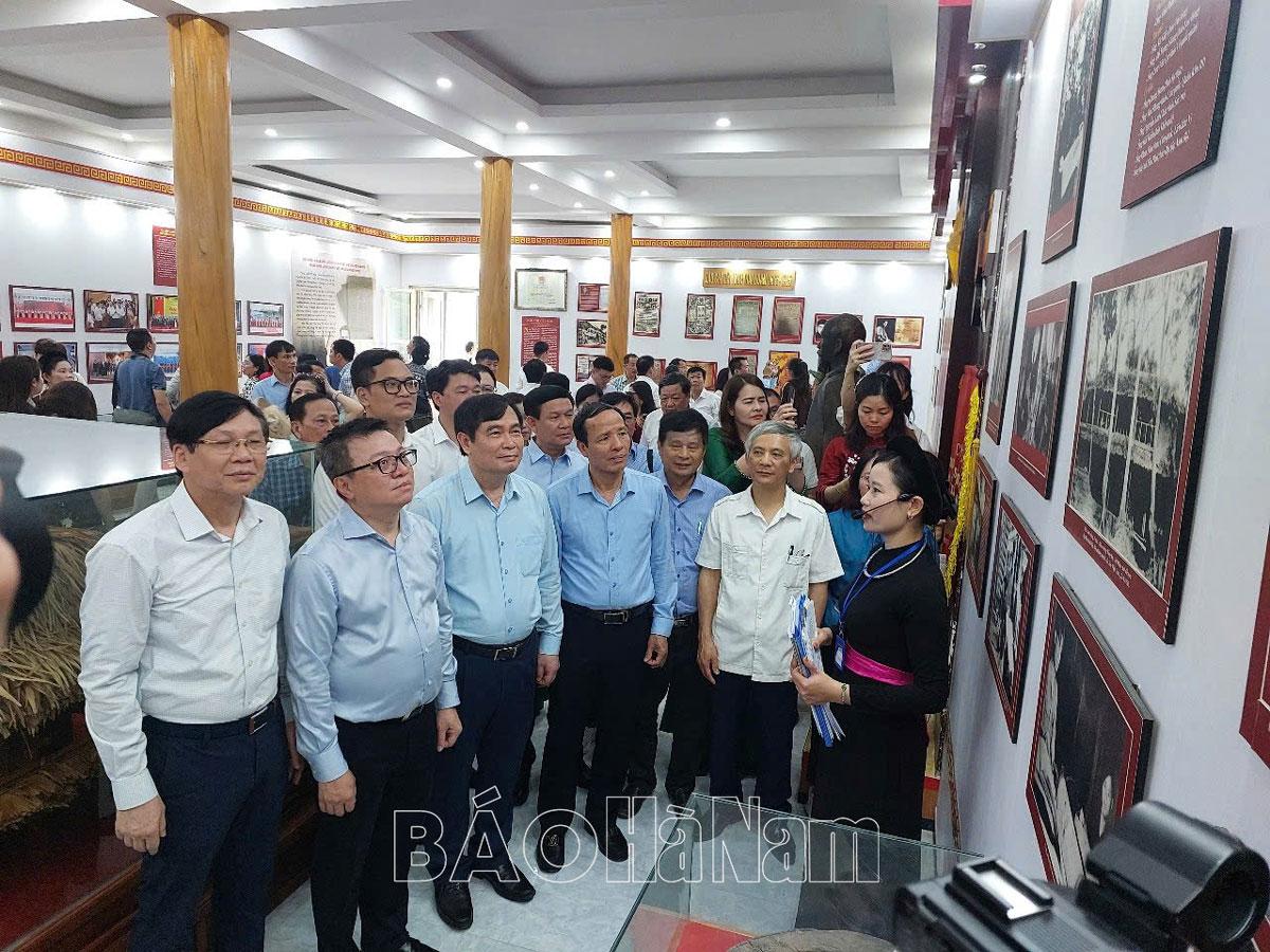 Hội Nhà báo Việt Nam tổ chức Chương trình “Về nguồn”