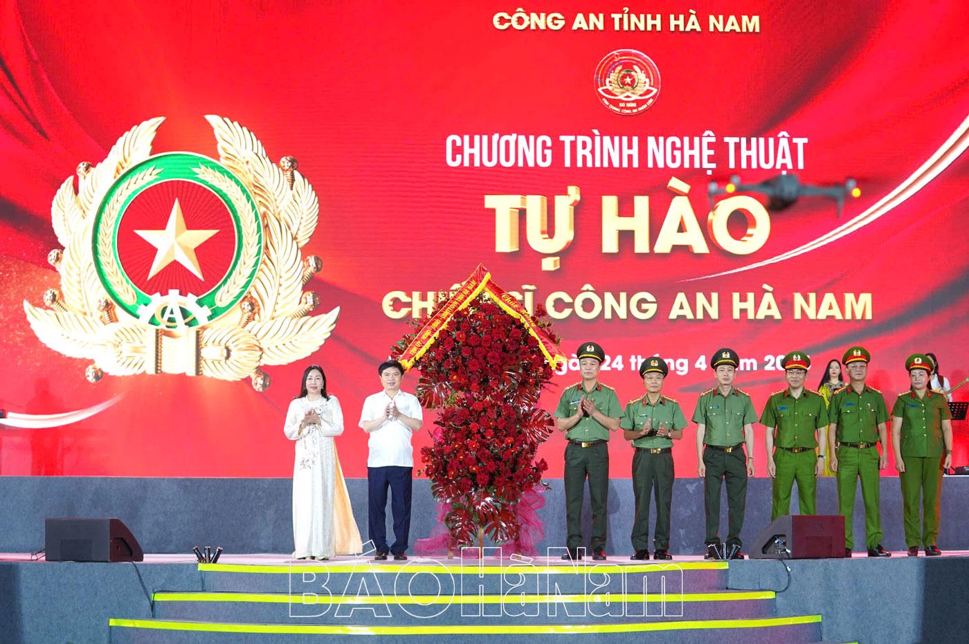 Đặc sắc Chương trình nghệ thuật “Tự hào chiến sỹ Công an Hà Nam”