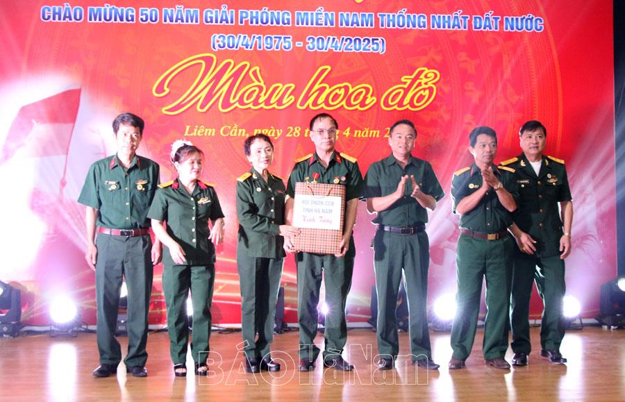 Trung tâm Nuôi dưỡng thương bệnh binh nặng và điều dưỡng NCC kỷ niệm 50 năm Ngày Giải phóng miền Nam, thống nhất đất nước