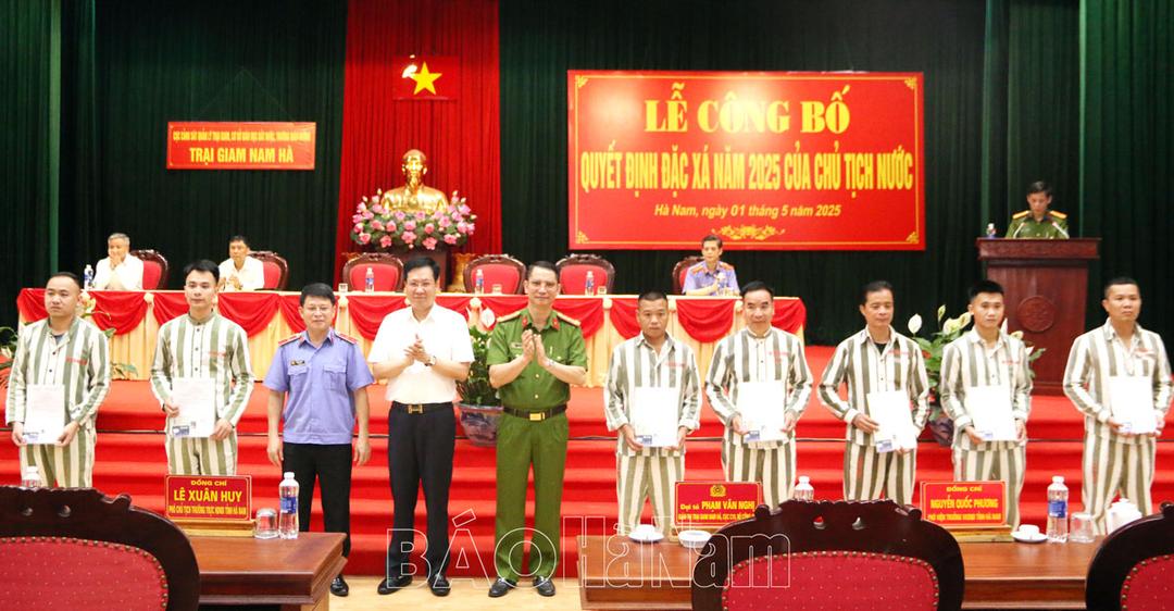 Trại giam Nam Hà công bố Quyết định đặc xá của Chủ tịch nước