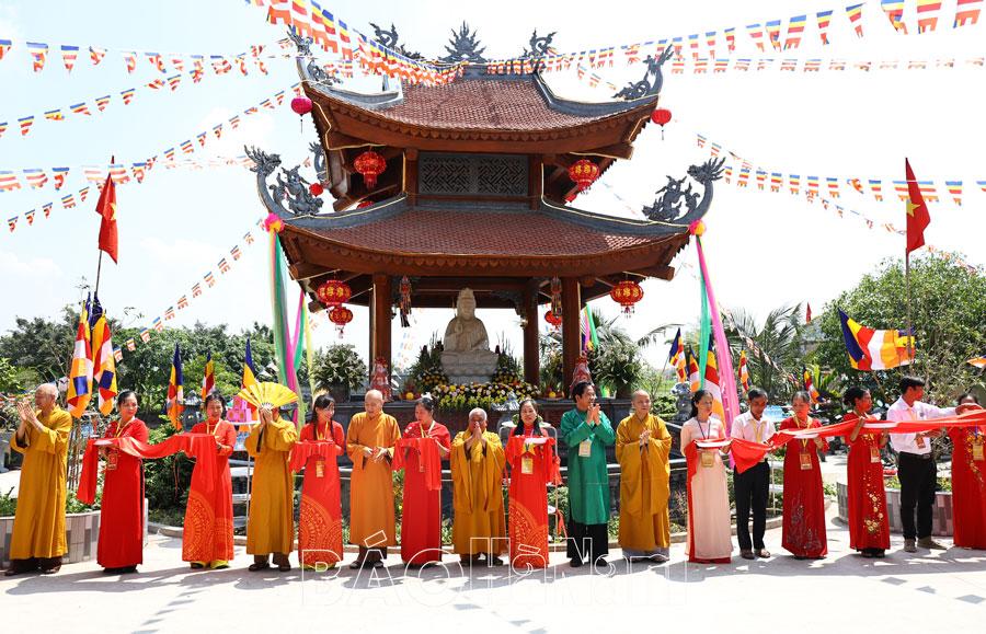 Ban khánh tiết đình, chùa Nội tổ chức lễ khánh thành lầu Quan Âm, nhà Mẫu