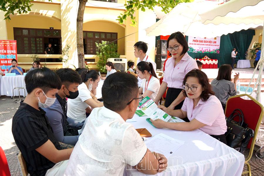 Phiên giao dịch việc làm cho học sinh, người lao động, người được đặc xá năm 2025