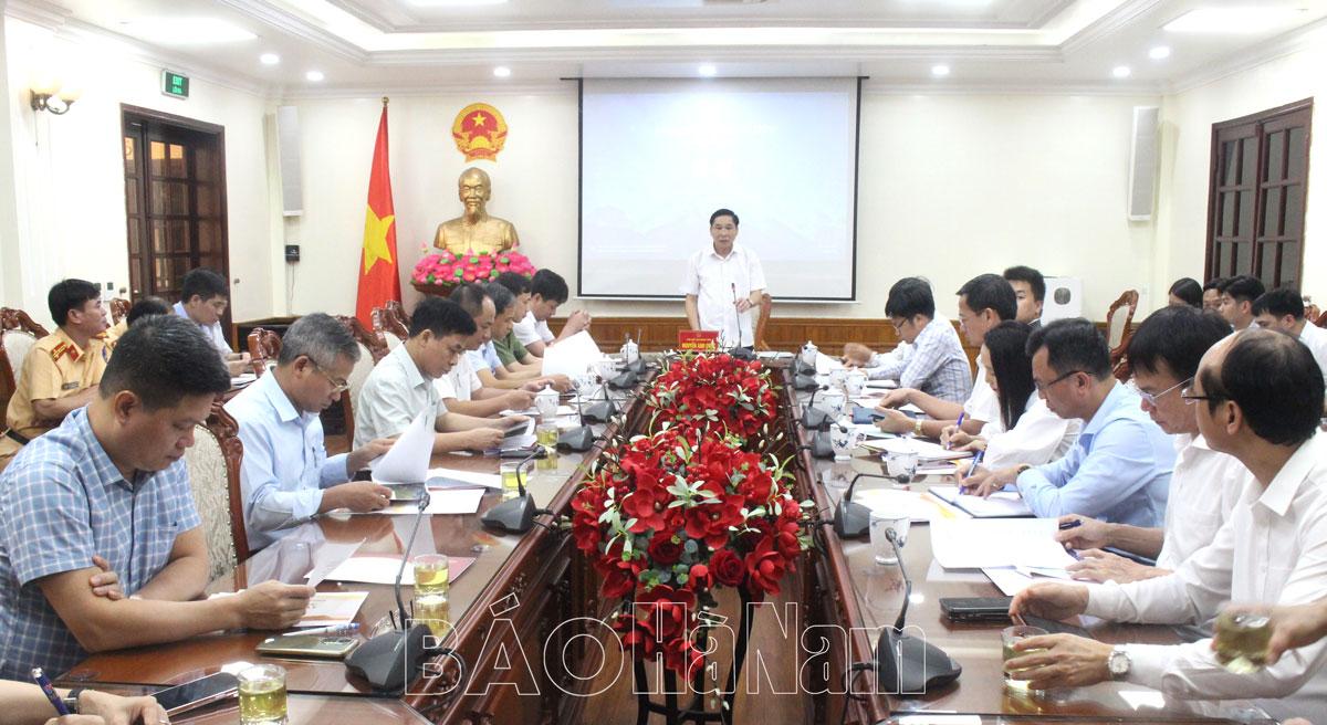 UBND tỉnh nghe báo cáo công tác cung rước, tôn trí xá lợi Đức Phật tại chùa Tam Chúc