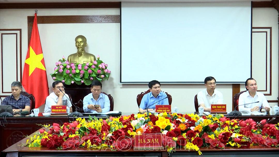 Đồng chí Bí thư Tỉnh ủy Trương Quốc Huy làm việc với lãnh đạo các trường đại học