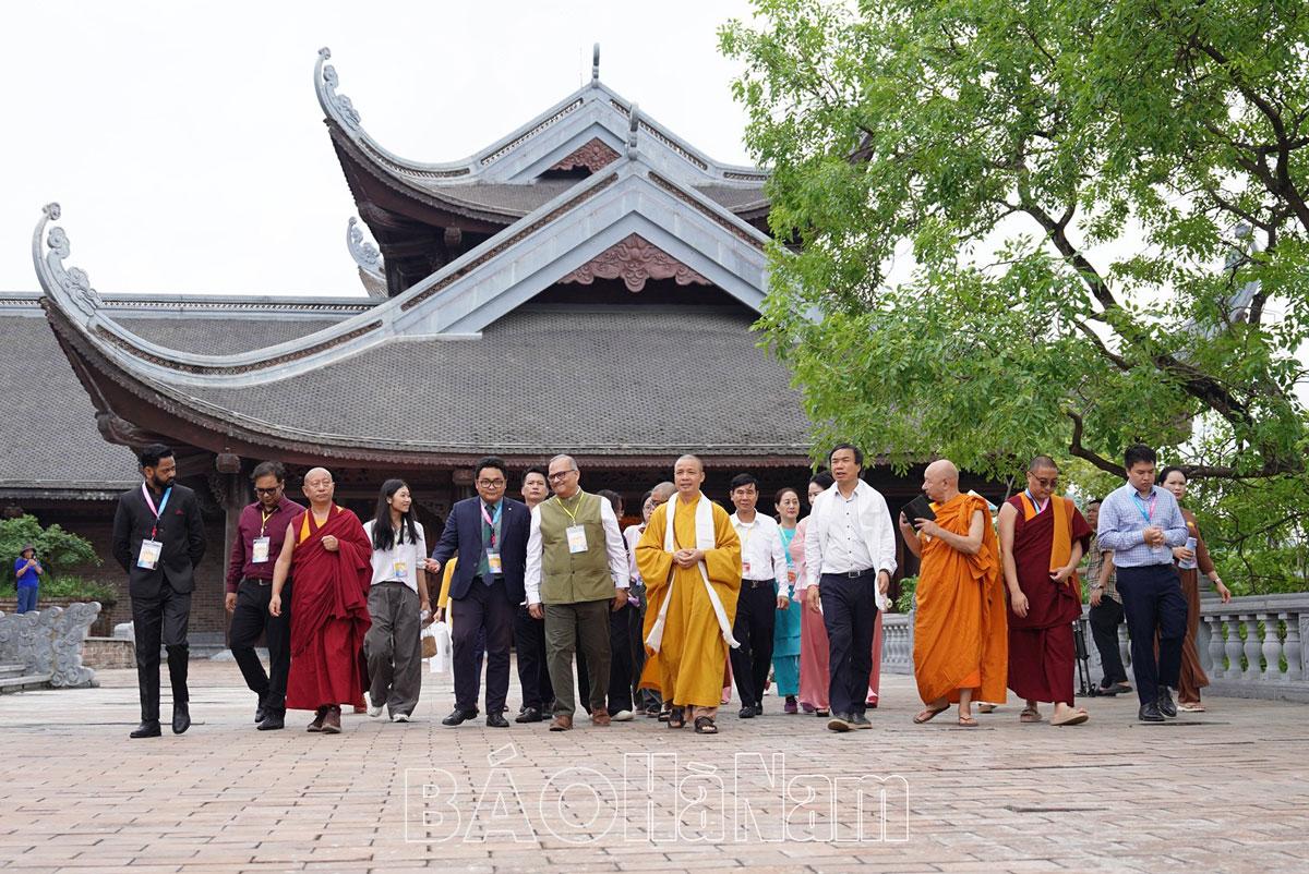 Phó Quốc vụ khanh Bộ Văn hoá nước Cộng hoà Ấn Độ thăm chùa Tam Chúc