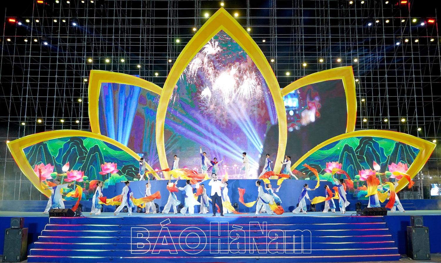 Chương trình nghệ thuật “Hào quang Tam Chúc”