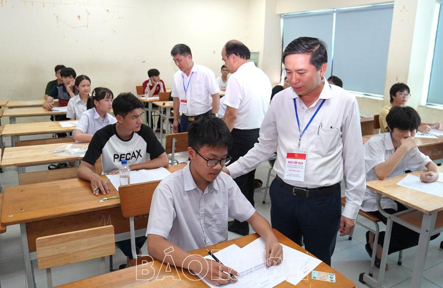 Ban Chỉ đạo kỳ thi tuyển sinh lớp 10 tỉnh năm học 2025-2026 kiểm tra tại một số điểm thi