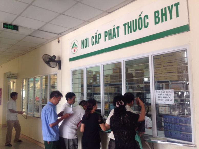 Bộ Y tế đề xuất danh mục thuốc hóa dược và sinh phẩm thuộc phạm vi được hưởng của người tham gia bảo hiểm y tế. (Báo Chính phủ)