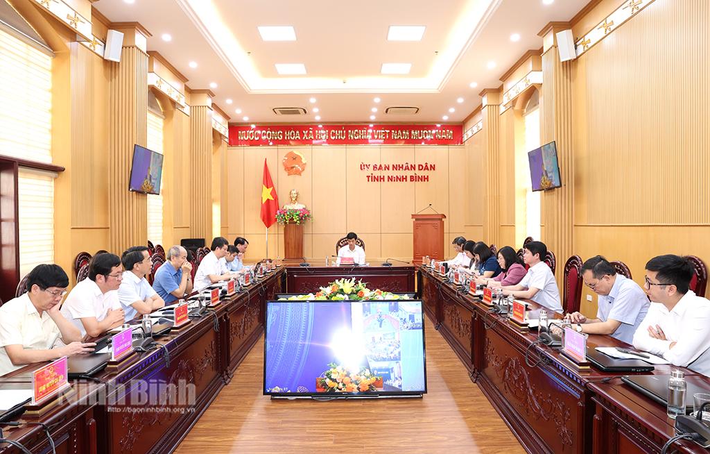 Các đại biểu dự hội nghị tại điểm cầu Ninh Bình.