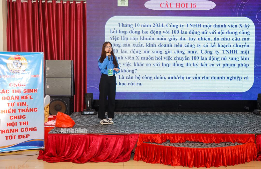 Thí sinh tham gia phần thi xử lý tình huống tại Hội thi.