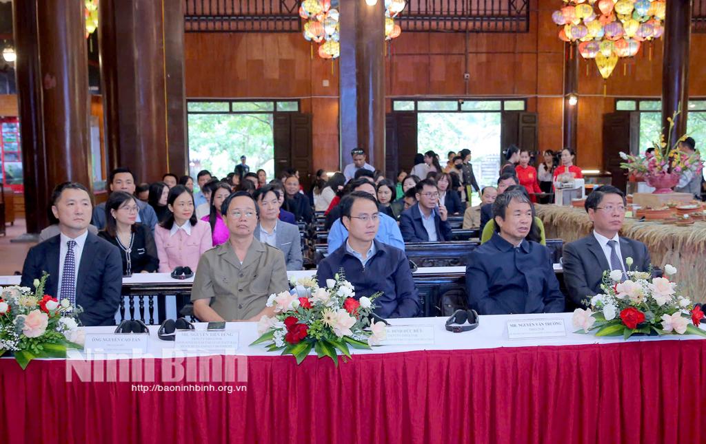 Các đại biểu dự hội nghị.