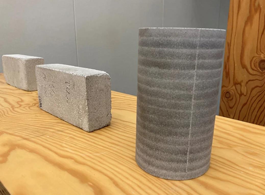 Loại bê tông mới được sản xuất bằng cách nén các hạt calcium carbonate liên kết và đông đặc lại nhằm làm giảm phát thải khí CO2.