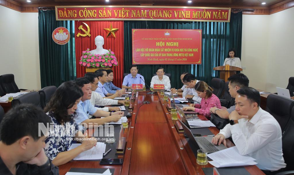 Đoàn công tác làm việc tại Ninh Bình.