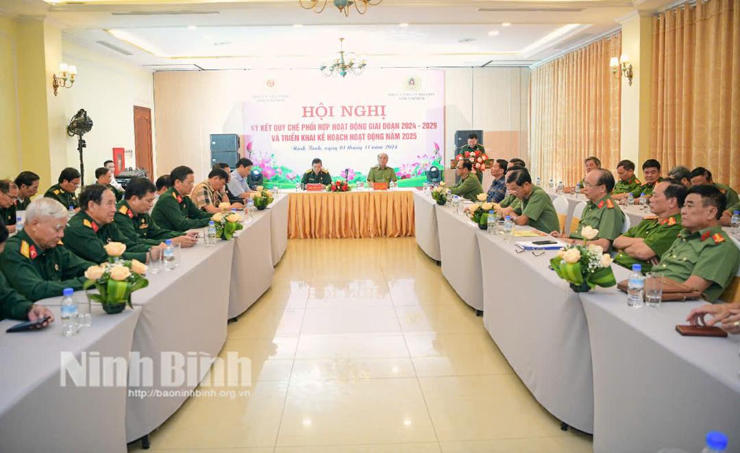 Các đại biểu dự hội nghị.