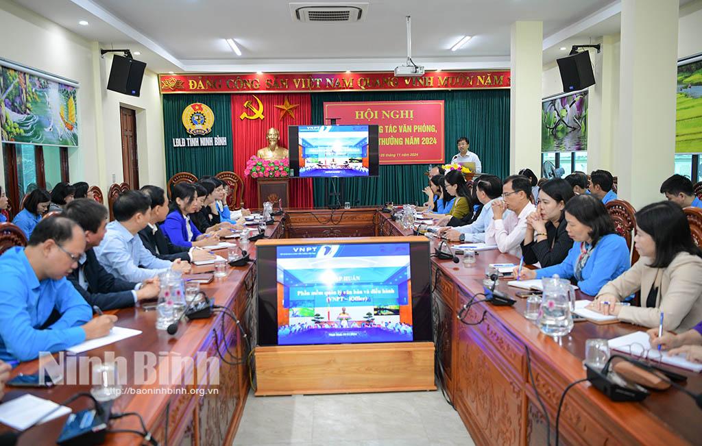 Các đại biểu dự hội nghị.