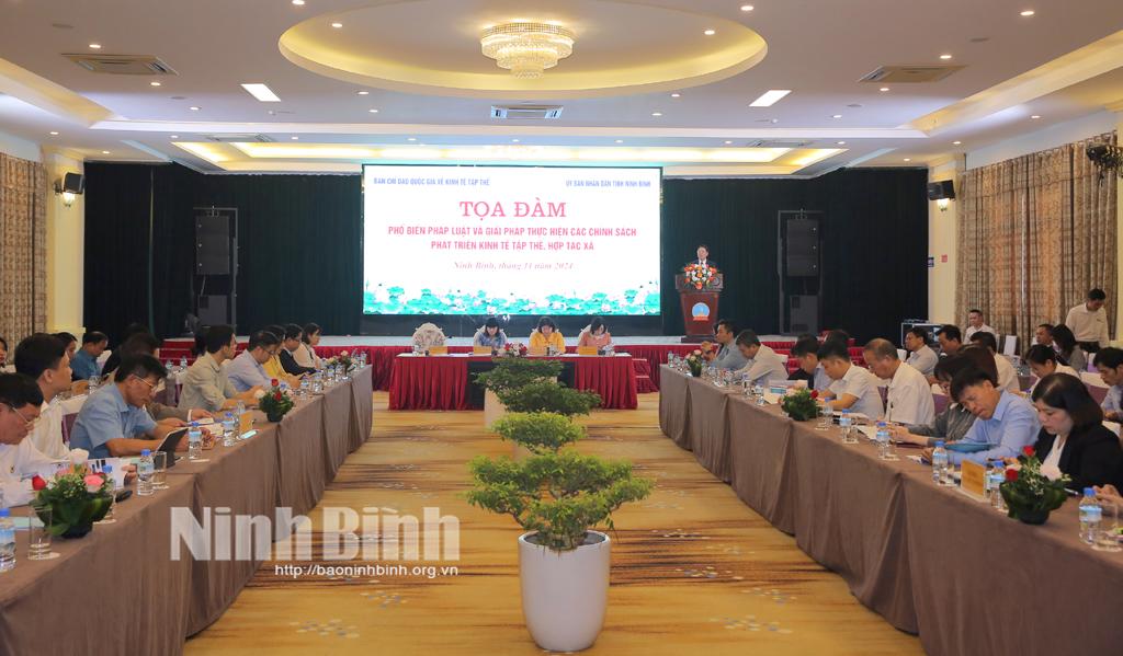 Quang cảnh toạ đàm.