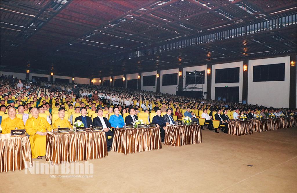 Các đại biểu dự Lễ tưởng niệm.