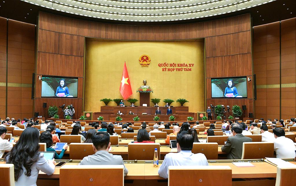 Quốc hội thảo luận ở Hội trường về dự án Luật Nhà giáo. Ảnh: Quochoi.vn