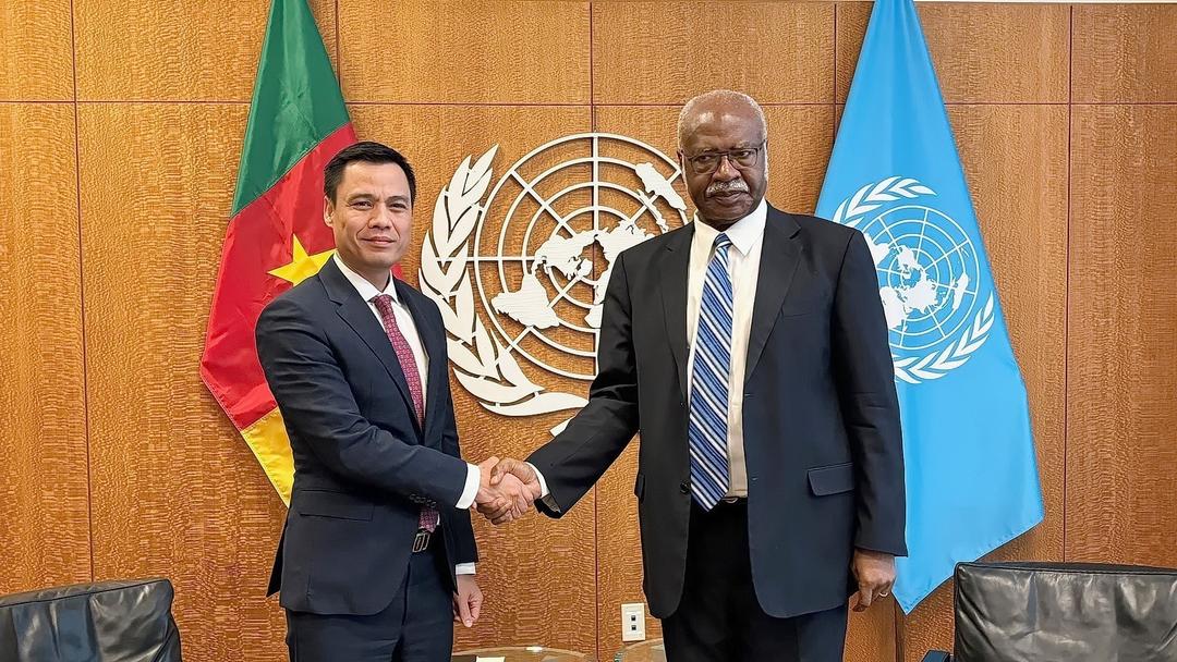 Đại sứ, Trưởng Phái đoàn Việt Nam tại Liên hợp quốc Đặng Hoàng Giang tại cuộc làm việc với Chủ tịch Đại hội đồng Liên hợp quốc khóa 79 Philemon Yang.