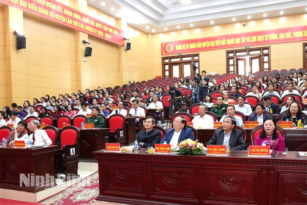 Các đại biểu dự Tọa đàm.