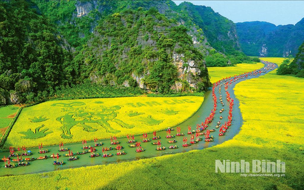 Quang cảnh Tuần Du lịch Ninh Bình với chủ đề “Sắc vàng Tam Cốc-Tràng An” năm 2024. Ảnh: Anh Tuấn