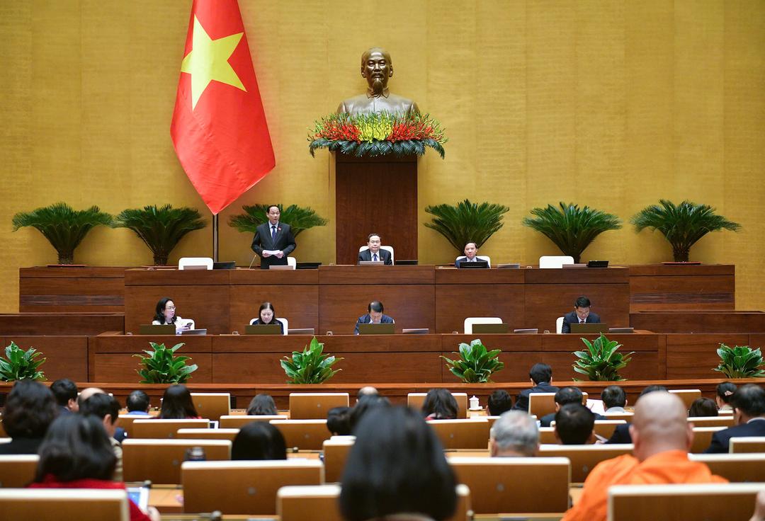 Phó Chủ tịch Quốc hội, Thượng tướng Trần Quang Phương điều hành phiên họp. Ảnh: quochoi.vn