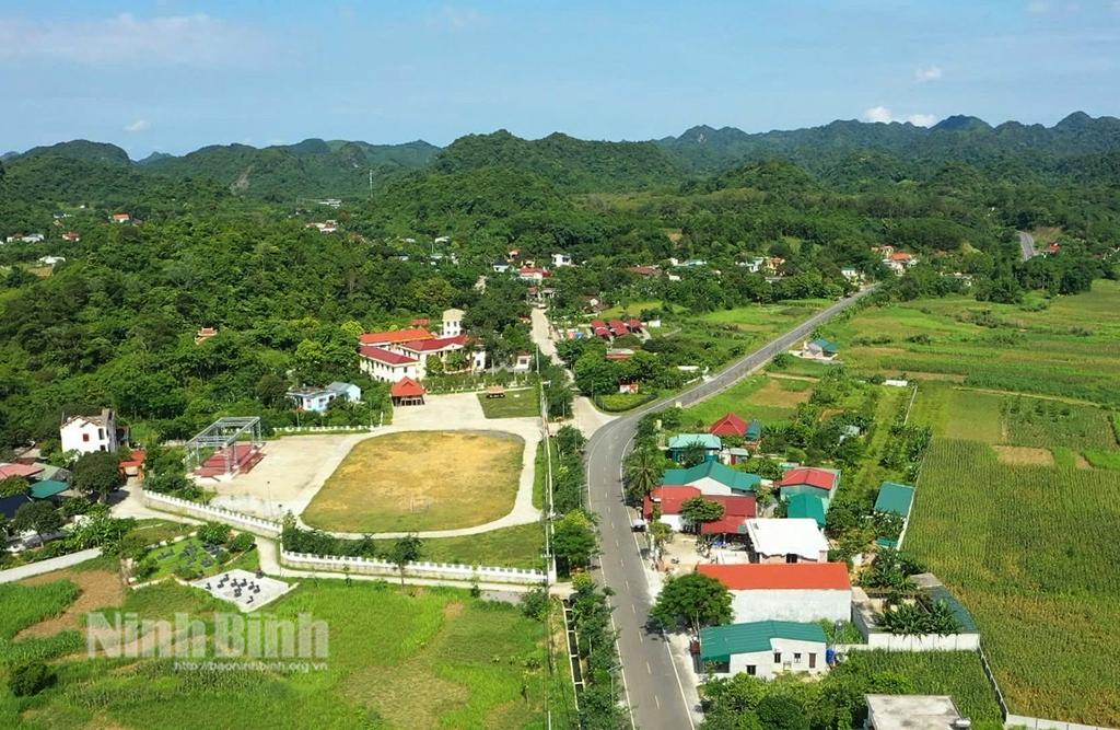 Diện mạo nhiều vùng quê ở Nho Quan ngày càng khởi sắc. Trong ảnh: Một góc xã vùng cao Cúc Phương.