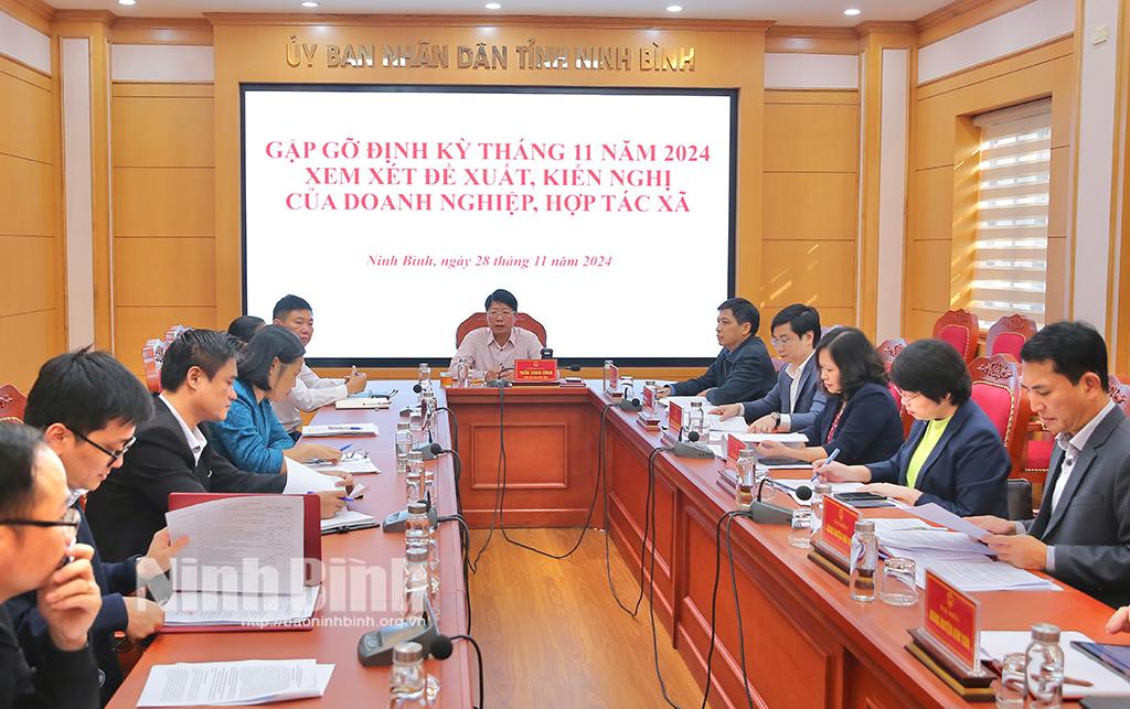 Đồng chí Phó Chủ tịch UBND tỉnh Trần Song Tùng chủ trì buổi gặp gỡ, làm việc với doanh nghiệp, HTX.