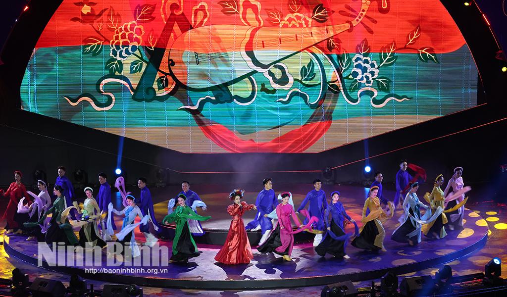 Chương trình nghệ thuật đặc sắc “Í a FEST”.