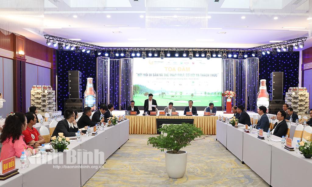 Quang cảnh buổi toạ đàm.