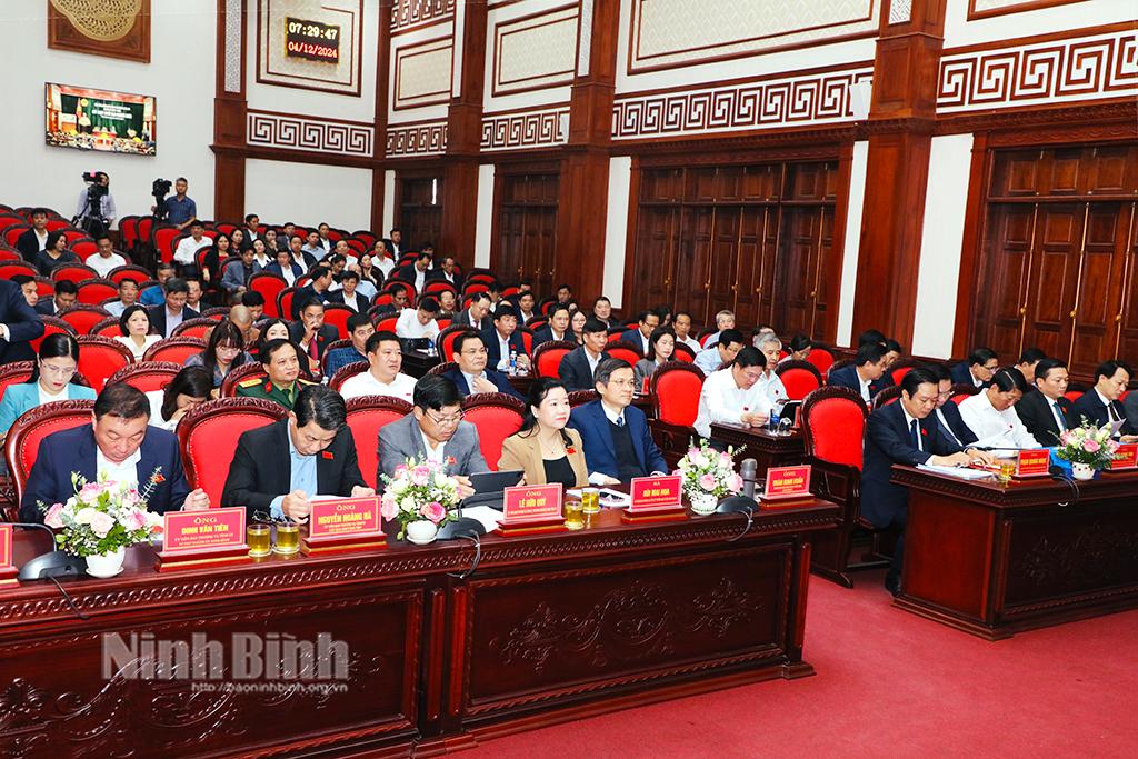 Các đại biểu dự phiên bế mạc Kỳ họp.