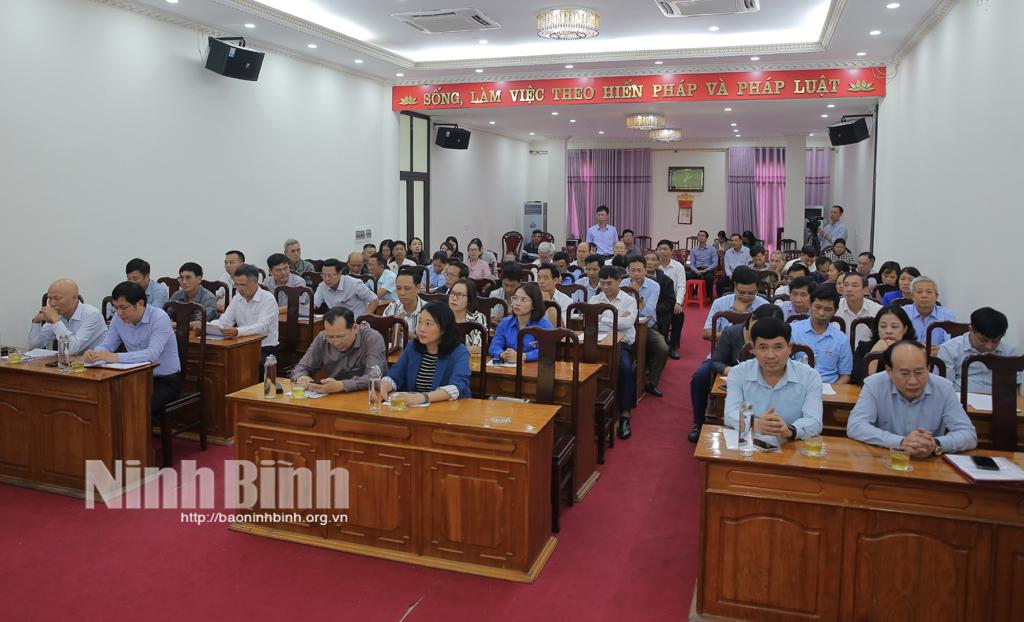 Các đại biểu dự hội nghị.