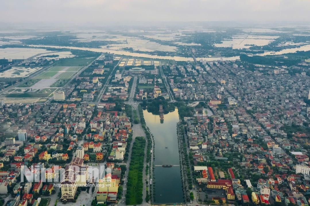 Sau khi được thành lập, thành phố Hoa Lư, trực thuộc tỉnh Ninh Bình đạt tiêu chí đô thị loại I, có tổng diện tích 150,24 km2. Ảnh: Ngọc Linh