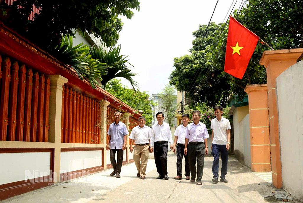 Đường giao thông nông thôn xã Gia Vân (Gia VIễn) được đầu tư nâng cấp theo chương trình mục tiêu quốc gia xây dựng NTM.