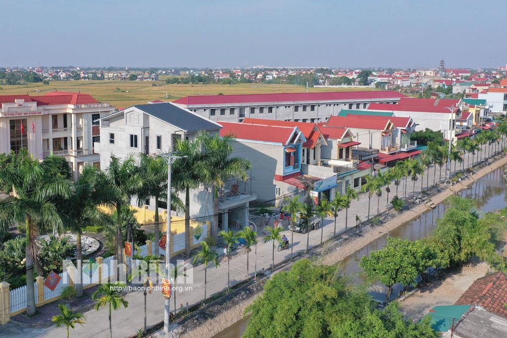 Vùng quê xã Khánh Thịnh (Yên Mô) đang đổi thay từng ngày. Ảnh: Trường Giang