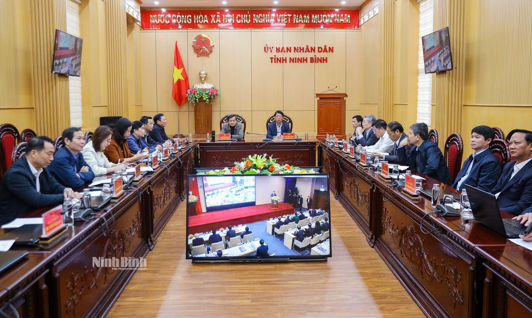 Các đại biểu dự hội nghị tại điểm cầu Ninh Bình.