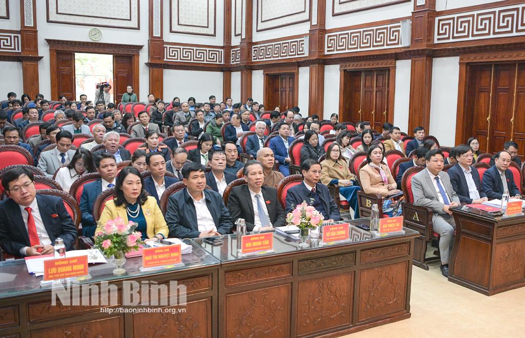 Các đại biểu dự Kỳ họp thứ 19, HĐND huyện Hoa Lư khóa XX. Ảnh: Trường Giang