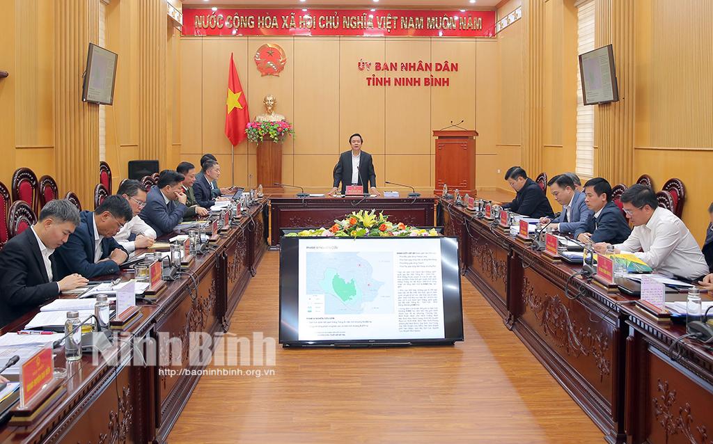 Đồng chí Phó Bí thư Tỉnh uỷ, Chủ tịch UBND tỉnh Phạm Quang Ngọc chủ trì hội nghị.