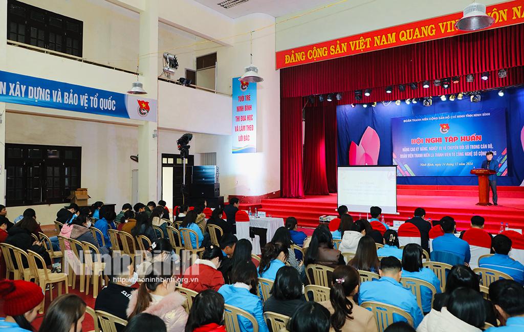 Quang cảnh lớp tập huấn.