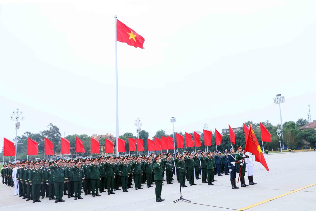 Các đại biểu dự Lễ báo công và vào Lăng viếng Chủ tịch Hồ Chí Minh.