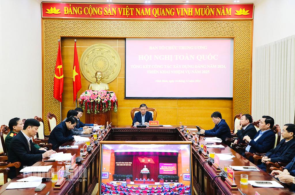 Các đại biểu dự hội nghị tại điểm cầu tỉnh Ninh Bình.