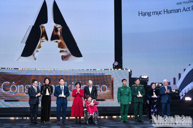 5 dự án xuất sắc giành Giải Human Act Prize.