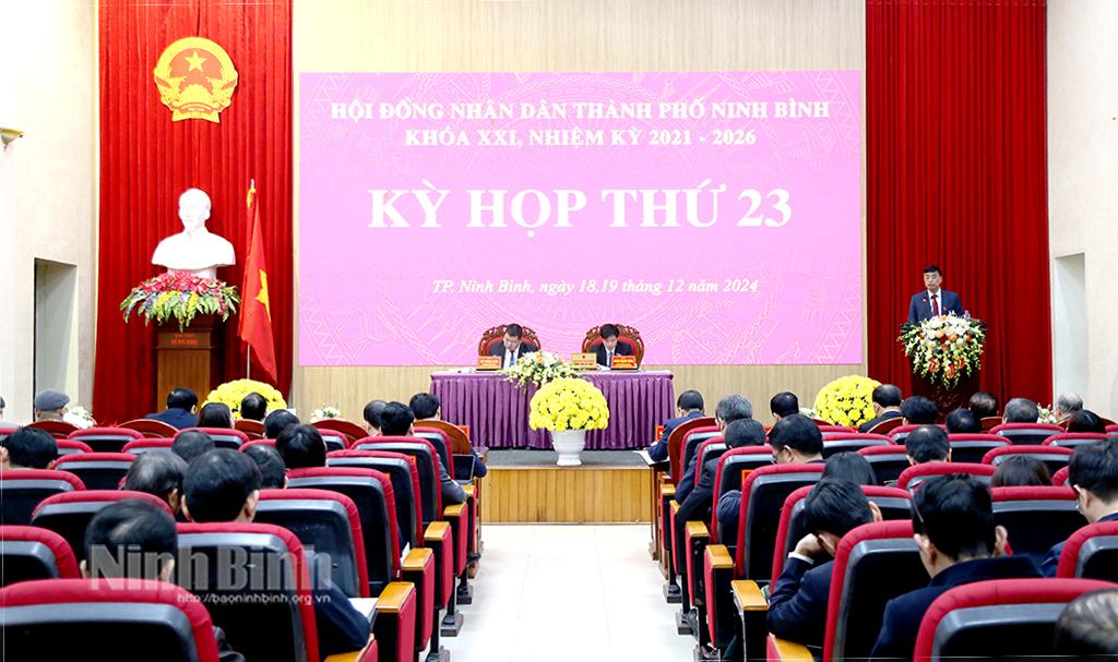 Quang cảnh kỳ họp.
