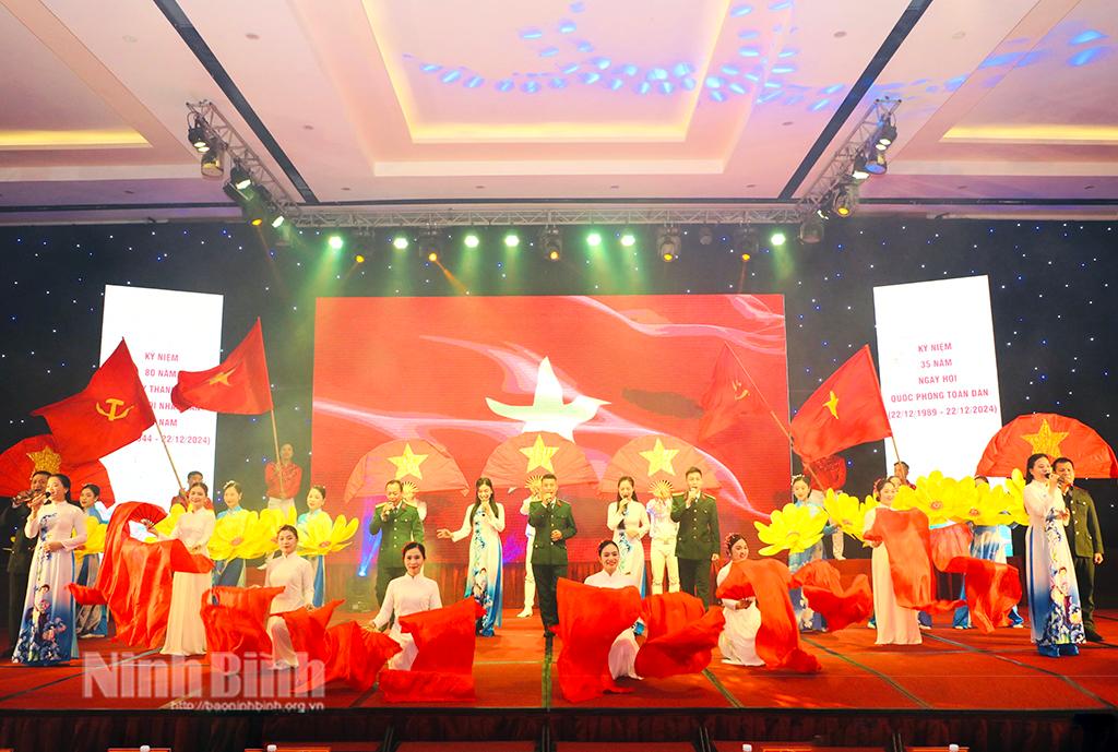 Chương trình nghệ thuật tại buổi gặp mặt.