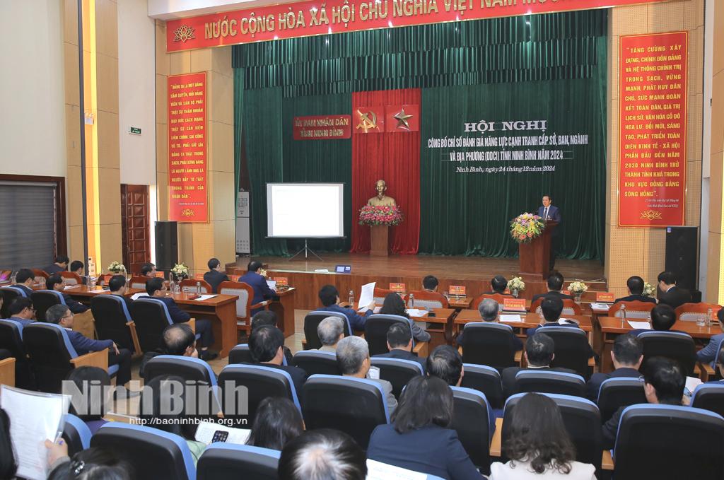 Quang cảnh hội nghị công bố Chỉ số đánh giá năng lực cạnh tranh cấp sở, ban, ngành và địa phương.